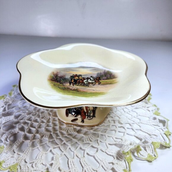 Royal Winton Candy Dish Old English Coaching Scenes Pedestal Base - Picture 1 of 10